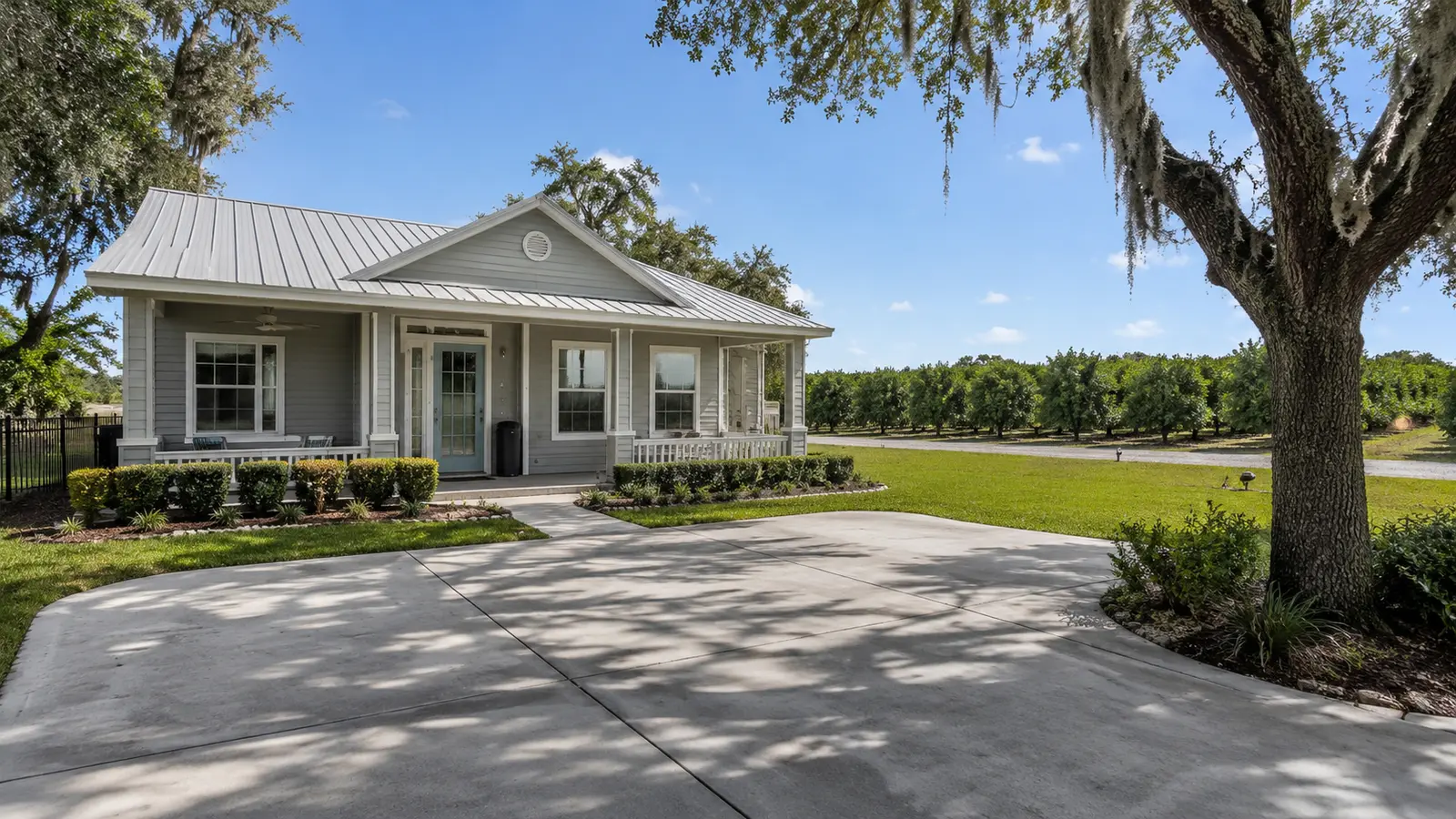 Concrete driveway in Lake Alfred, FL